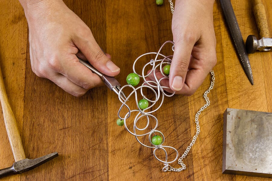 Hotový ručne robený šperk z kurzu Versarna Handmade